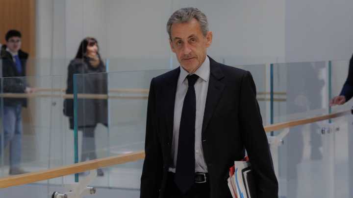 El expresidente francés, Nicolás Sarkozy, condenado a cinco años de cárcel por la financiación libia de su campaña