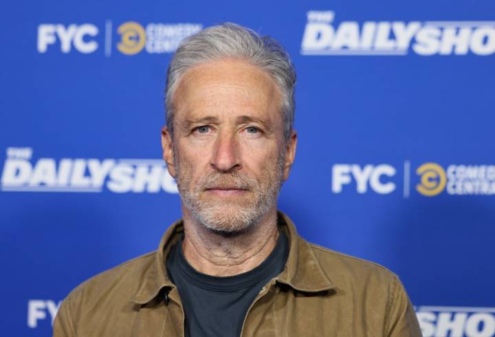 Jon Stewart to surprise host 'The Daily Show' Thursday