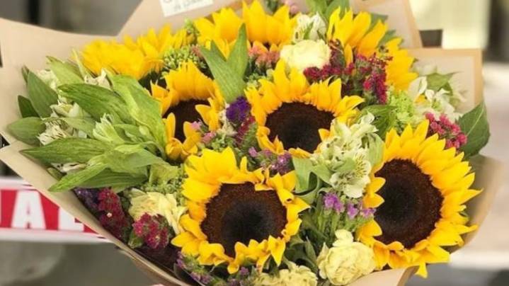 ¿Por qué se regalan flores amarillas el 21 de septiembre?