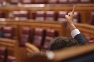 PP, Vox, Podemos y dos diputados de Sumar tumban la ley de PSOE y Junts para traspasar la inmigración a Cataluña