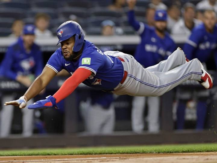 Blue Jays make booming statement in the Bronx by drubbing Yankees