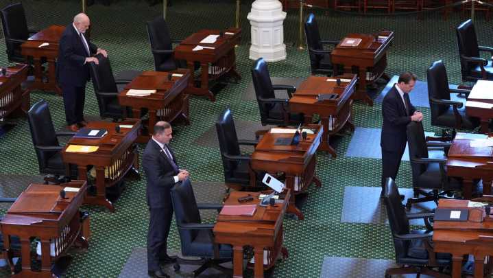 Texas lawmakers approve letting private citizens sue abortion pill providers