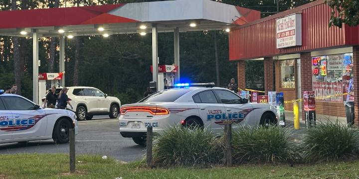 Suspect in Khushi Food Mart armed robbery turns himself in