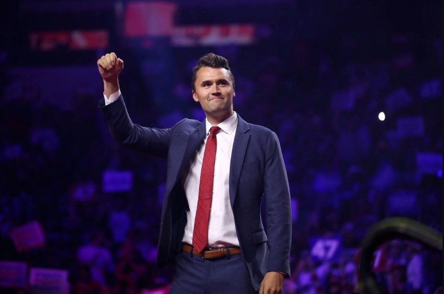 Hombre que disparó contra el comentarista conservador Charlie Kirk en Utah fue detenido