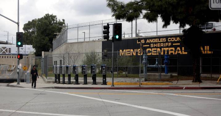 Contributor: The push to hold more nonviolent suspects in jail threatens public safety