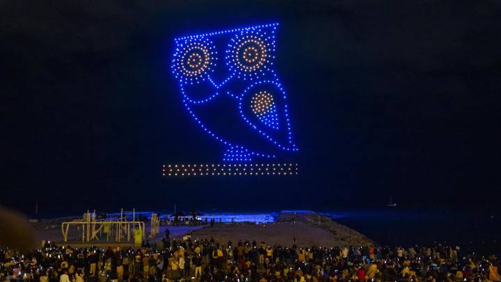 El mágico espectáculo de drones de la Mercè entre otras imágenes del día