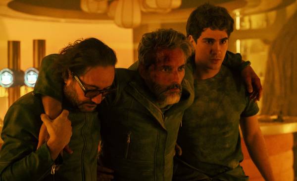 Netflix presenta el trailer de la serie española "El refugio atómico" con Joaquín Furriel