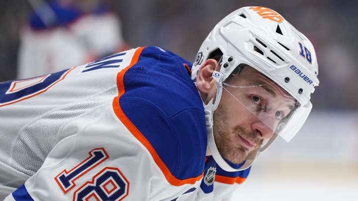 Oilers’ Zach Hyman yet to shoot puck amid rehab from wrist injury