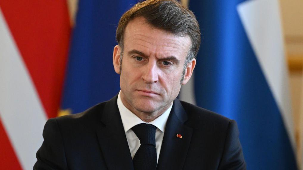 4 claves para entender la crisis política que atraviesa Francia y que hizo caer al primer ministro de Macron