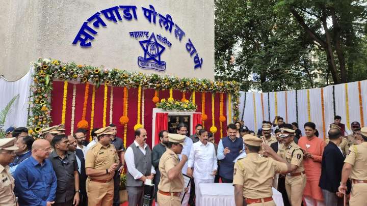 CM Fadnavis inaugurates new Sanpada Police Station in Navi Mumbai
