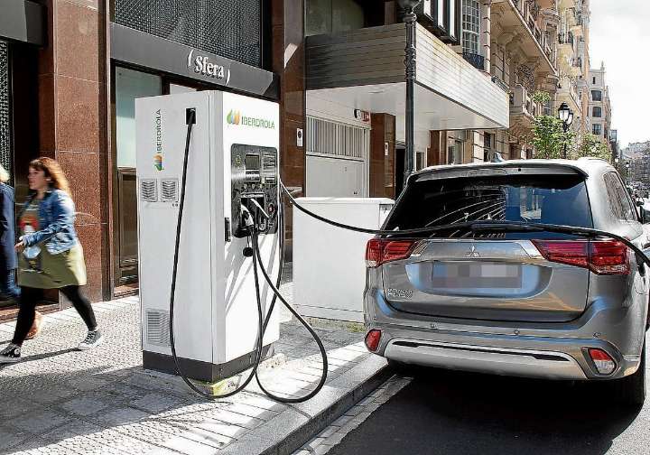 El auge de los coches eléctricos está cerca de agotar los fondos del Moves en Euskadi