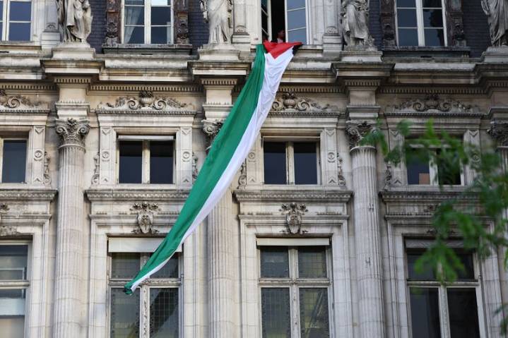 France's town halls told to remove Palestinian flags flown to mark Macron's recognition