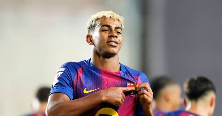 Lamine Yamal in agreement with Man United star Bruno Fernandes after Marcus Rashford heroics