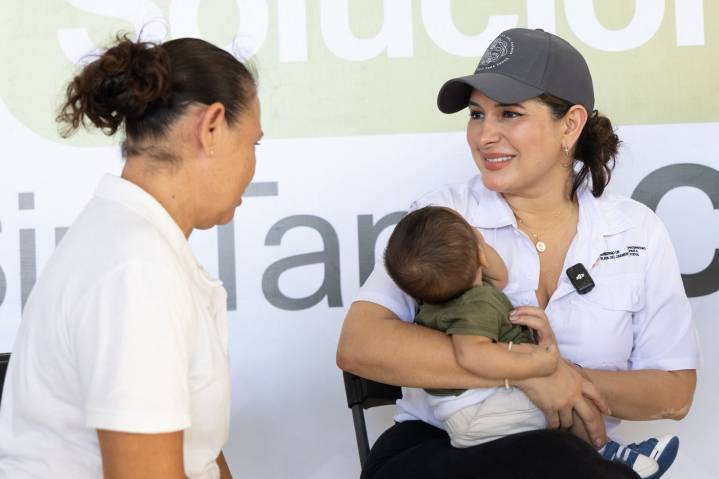Estefanía Mercado y todo su gabinete escuchan al pueblo en las jornadas de “Soluciones Sin Tanto Choro”