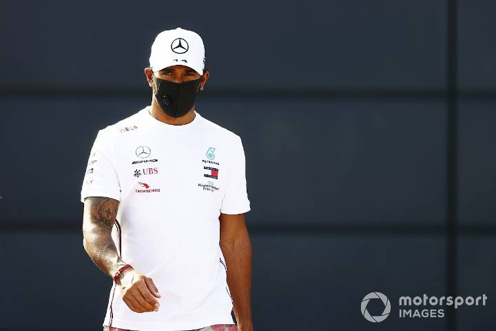 Hamilton says it's not the right time for contract talks