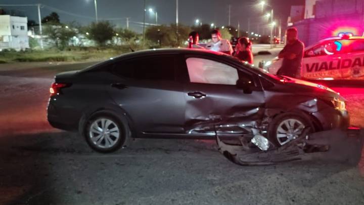 Conductor es impactado por automóvil en Torreón pero lo detienen a él por ir en estado de ebriedad