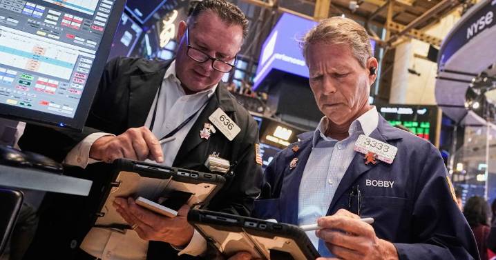 Wall Street set to decline following last week's records, fueled by the Fed's first rate cut of 2025