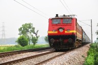 Coaches of Bandra-Amritsar Paschim Express detach twice in an hour; passengers safe
