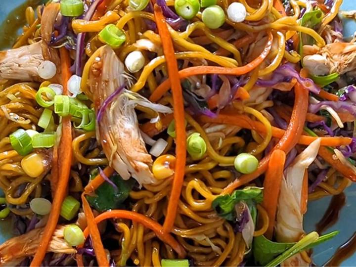 ‘Wild’ noodle hack in sandwich press revealed