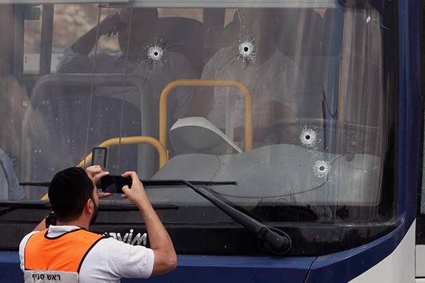 Suben a seis los muertos por ataque a tiros en Jerusalén