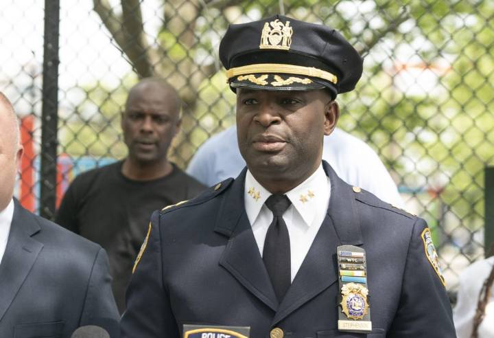 NYPD chief pressured nightspots to donate to his turkey giveaway: lawsuit