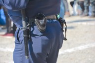 Policía mata a hombre que los atacaba blandiendo cuchillos en Palisades.