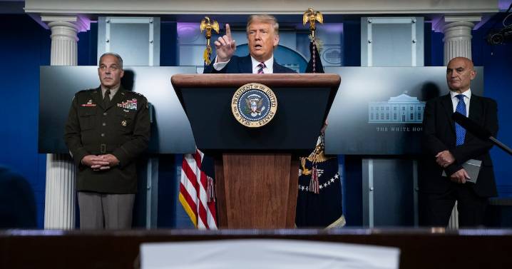 Trump sugiere usar ciudades estadounidenses como “campos de entrenamiento” para militares