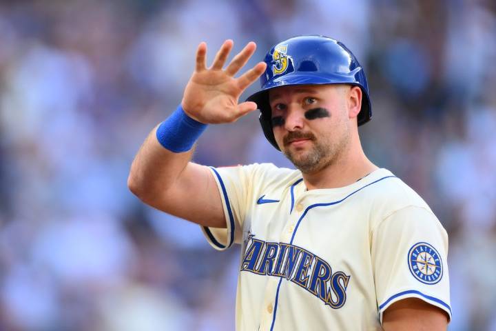 Deadspin | Stat leaders: Cal Raleigh's season a tale for the ages