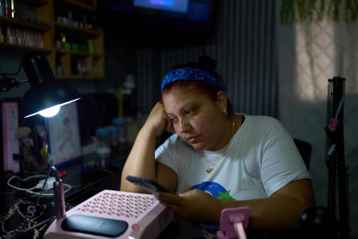 Deported Venezuelan mothers ask Melania Trump to help reunite them with their children