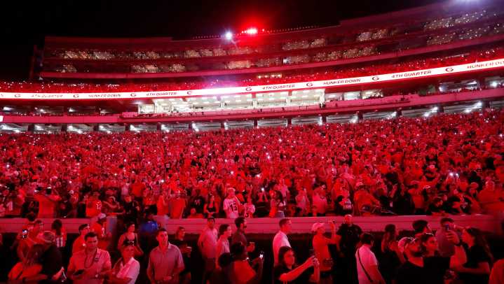 What fans should expect from wristbands given out for Georgia football game