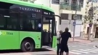 Un chófer de guaguas, sobre el aumento de agresiones a conductores: "Estás más solo en la guagua que en la cabina de un camión"