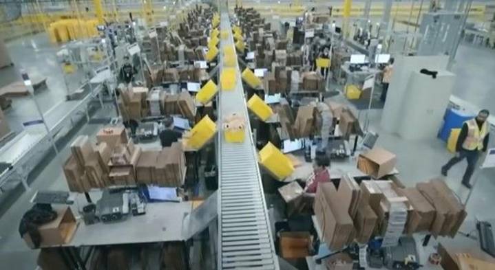 Washington Amazon warehouse workers, get a pay bump