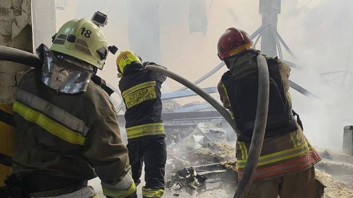 Zelenski denuncia un 'ataque masivo' ruso con misiles y drones