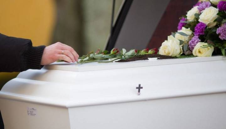 "Estoy vivo": joven llegó a su propio funeral en Argentina tras error en identificación de cuerpo