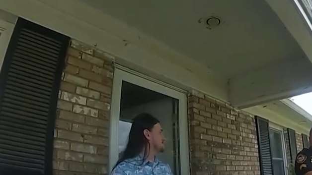 Body cam video shows deputies interact with suspect in Mt. Washington shooting