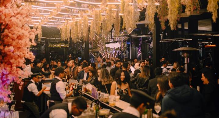 Atmósfera Rooftop celebra la primavera con la fiesta temática “Jardín en el Cielo” en Miraflores
