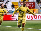 Sin Edson Álvarez, el Fenerbahçe empata en Estambul