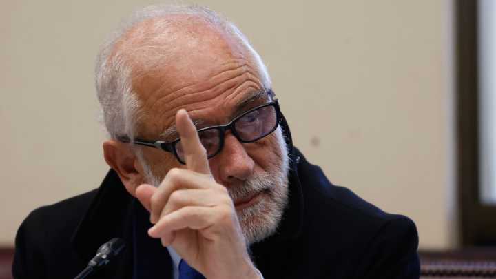 Megatoma de San Antonio: Montes pide "agotar las posibilidades" para evitar desalojo