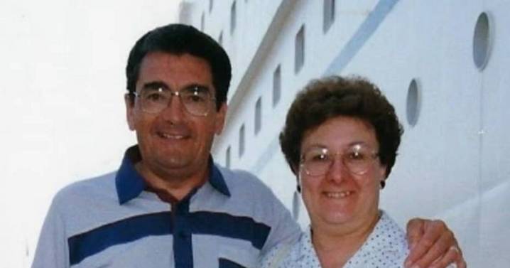 Heartbreaking note left by couple before they fell to their deaths from cliff while holding hands