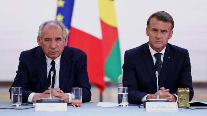 France faces ‘precarious situation’ as Prime Minister risks losing confidence vote