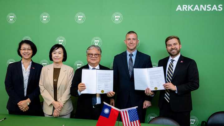 Taiwan making multi-billion-dollar investment in Arkansas agriculture