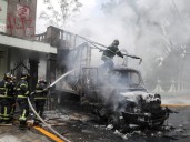 México: atacaron un cuartel militar en protesta por la desaparición de los 43 estudiantes Ayotzninapa