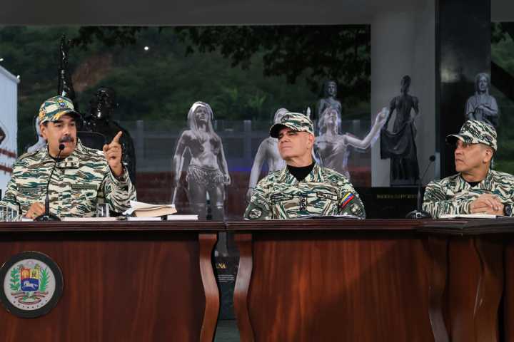 Titular de Defensa anuncia que Venezuela reforzará presencia militar en estados caribeños