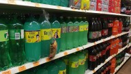 Alza de impuesto a bebidas saborizadas no resolverá problemas de salud: industria