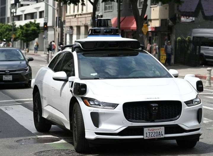 California cops pull over driverless car after illegal U