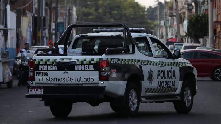 Hallan a una persona sin vida en un lote baldío en Morelia