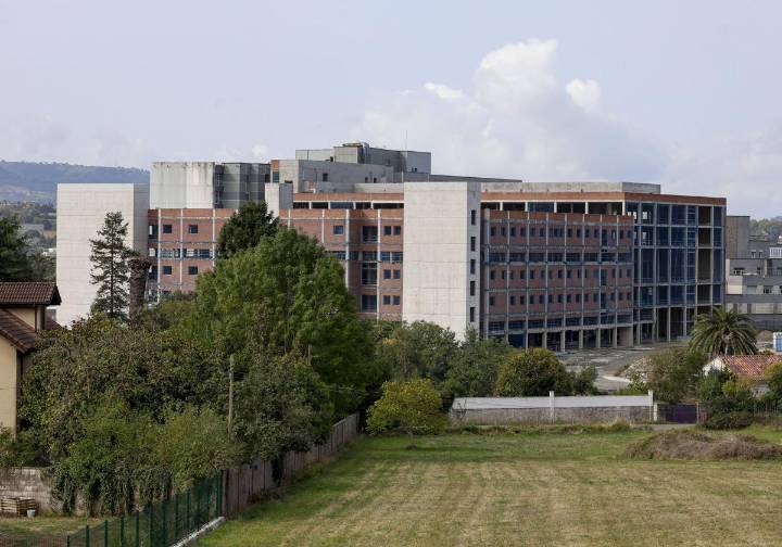 Dos propuestas optan a la redacción del nuevo proyecto de ampliación del Hospital de Cabueñes