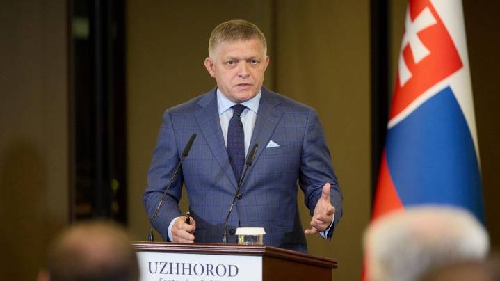 Slovakia passes constitutional amendment to recognize only 2 sexes, sparking human rights concerns