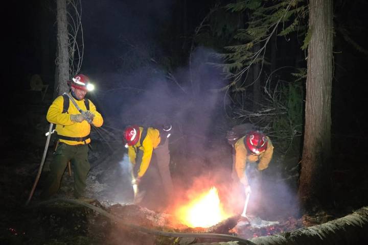 Fire Crews Battle Labor Mountain, Wildcat Fires