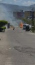 Incendio de vegetación y desechos en San Antonio